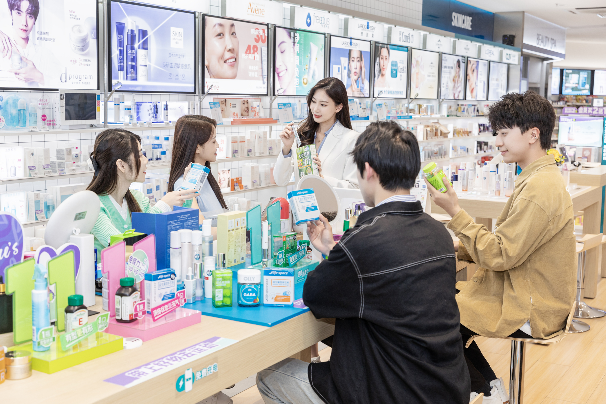 全新設計的升級屈臣氏店舖