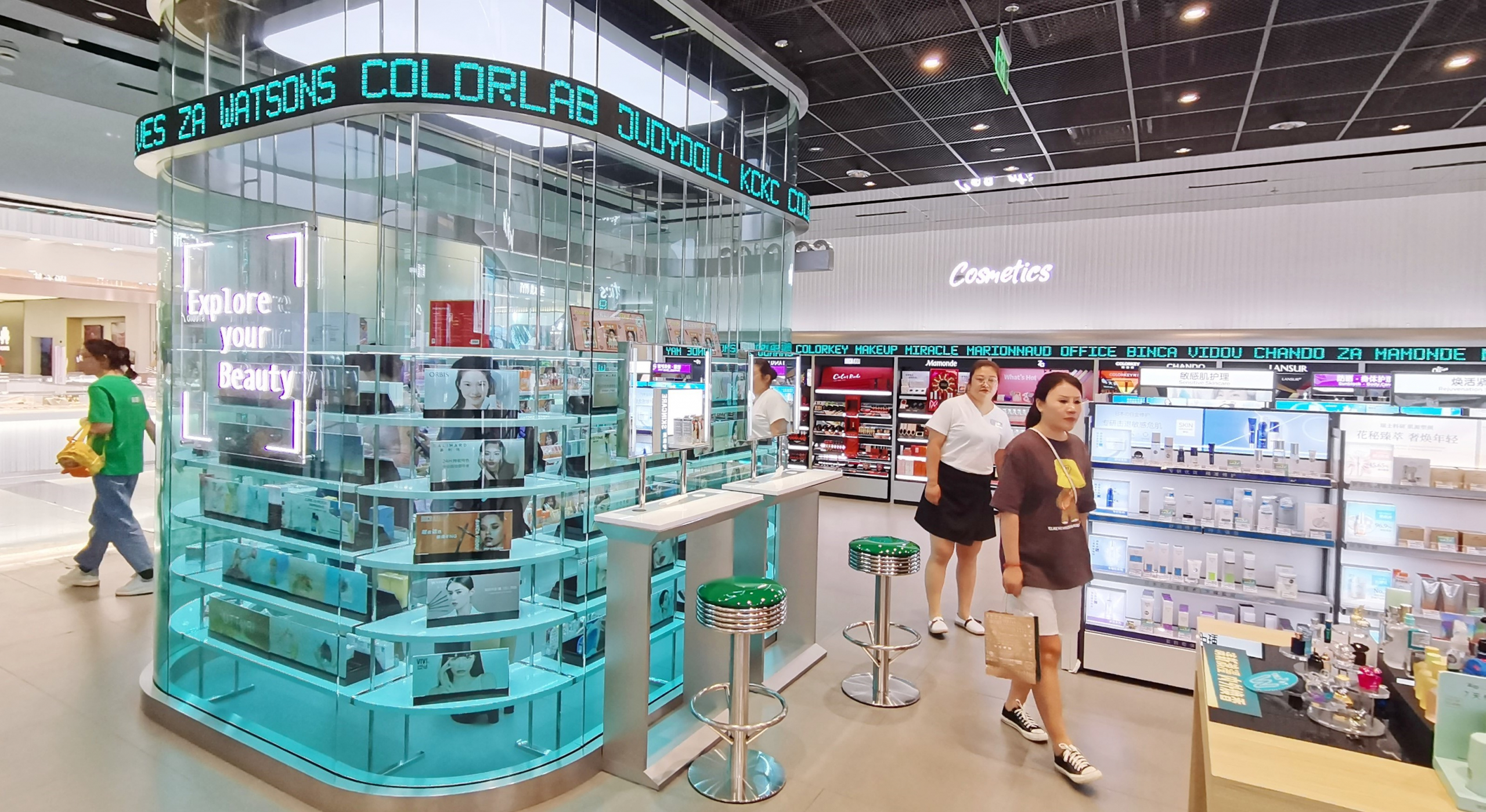 全新Colorlab潮流彩妝體驗概念店2.0
