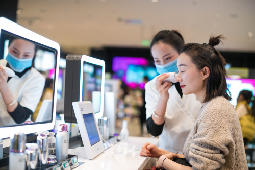 The 3,800th Watsons store in China features a SPA experience offering beauty and grooming services