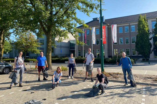World-Clean-Up-Day-KVNL-1-Group-photo_adj.jpg