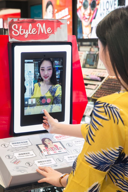 Watsons Taiwan’s Tech Fun store and #BeautyMyWay campaign