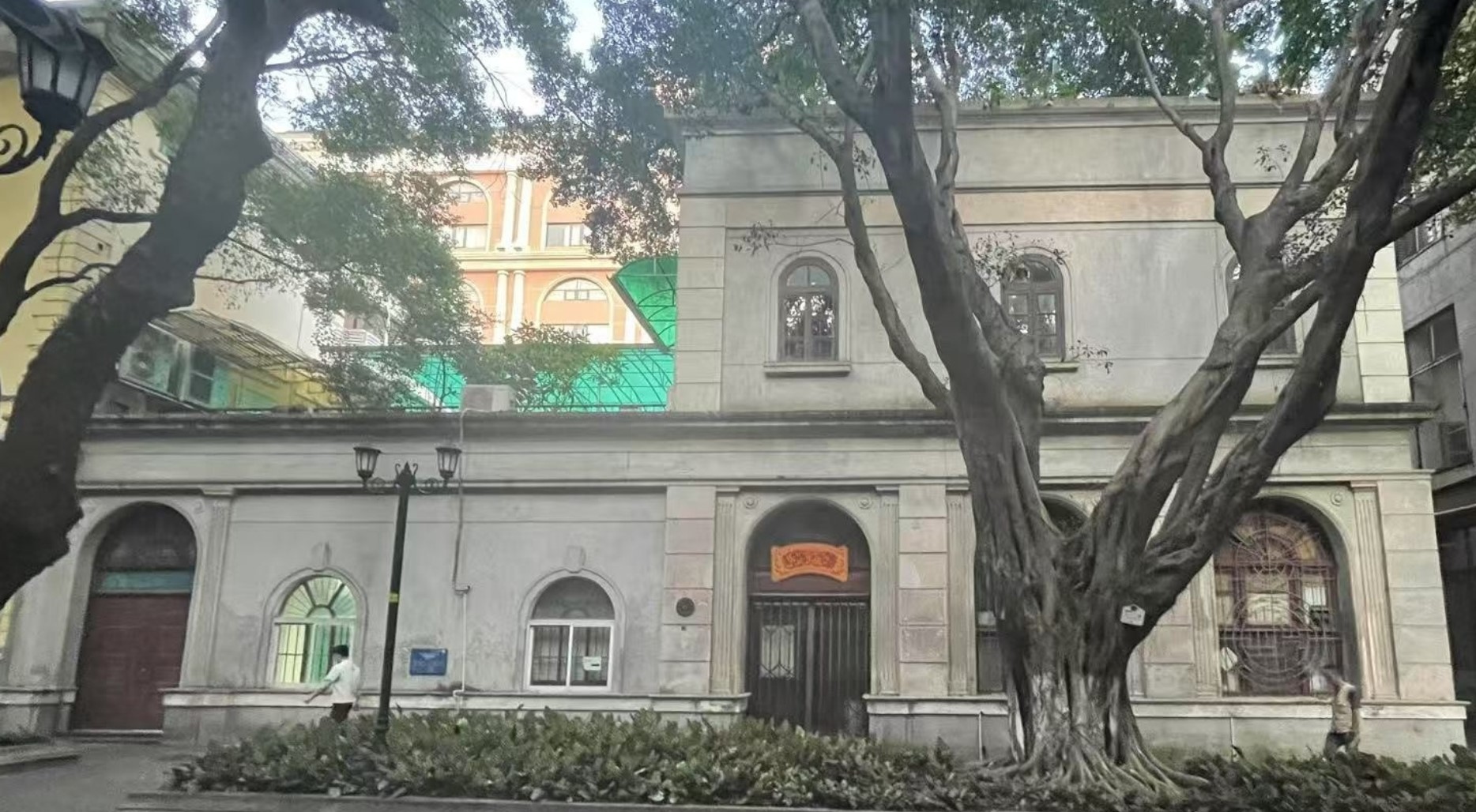 1828